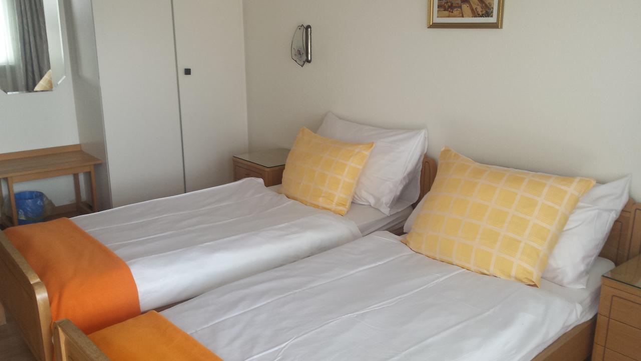 Hotel Restaurant Klosterli Pieterlen Eksteriør billede